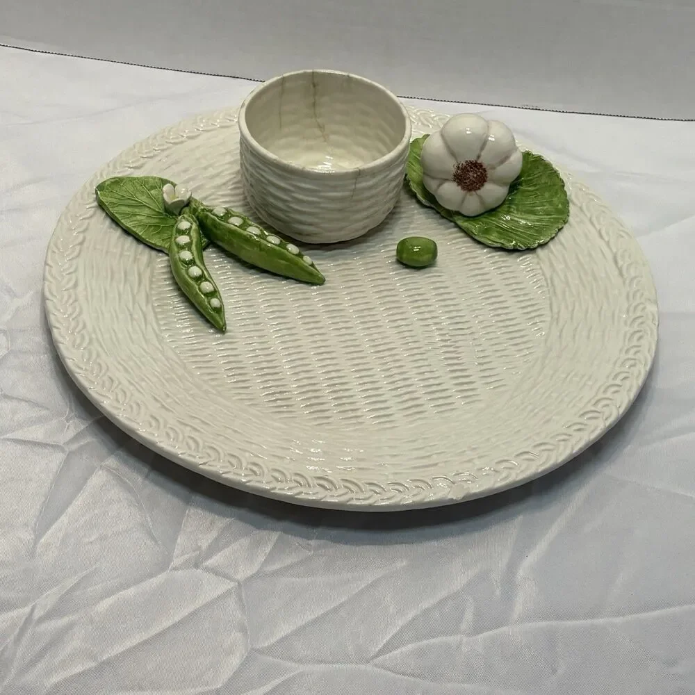 The Mane Lion Garlic Peas Olive Basket Weave Chip & Dip 12